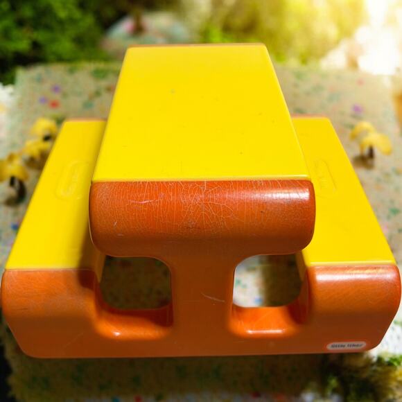 Little Tikes Dollhouse size PICNIC TABLE Outdoor Furniture play kids for Dolls - Picture 1 of 14